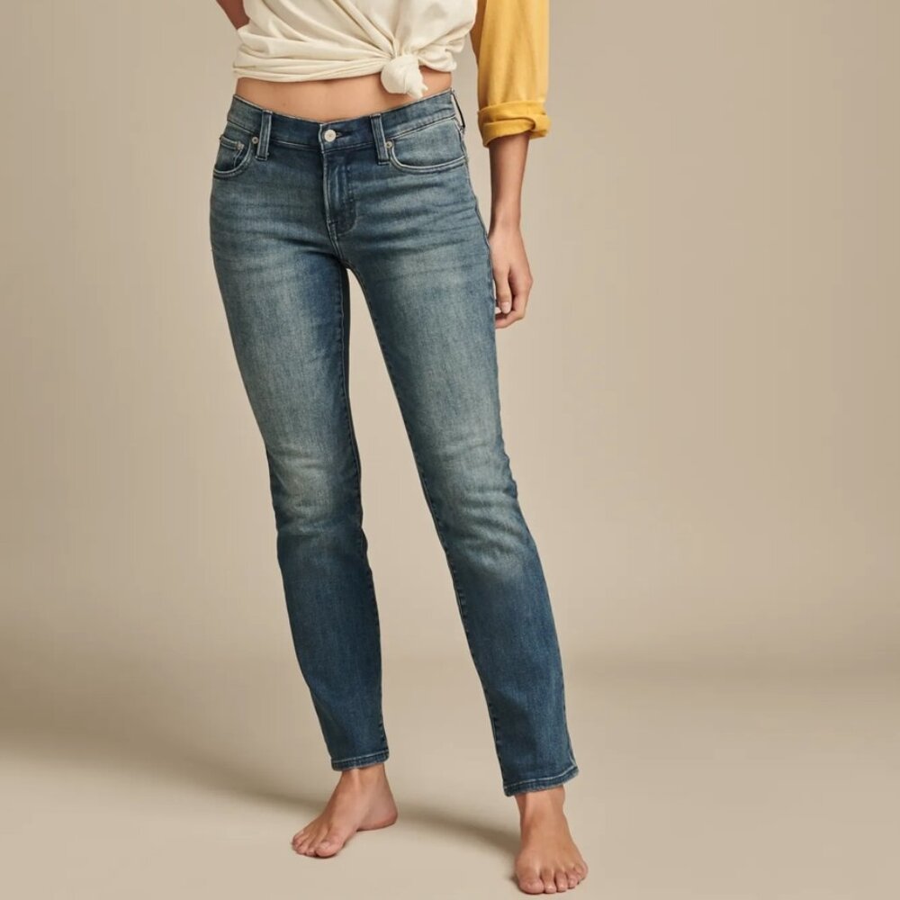 Lucky Brand Mid Rise Sweet Straight Medium Wash Rinse Jeans Pants 2/26 Regular